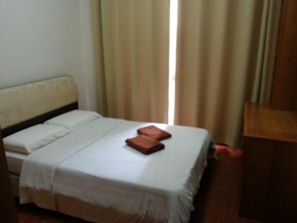 Homestay Marina Court Kota Kinabalu Exterior photo