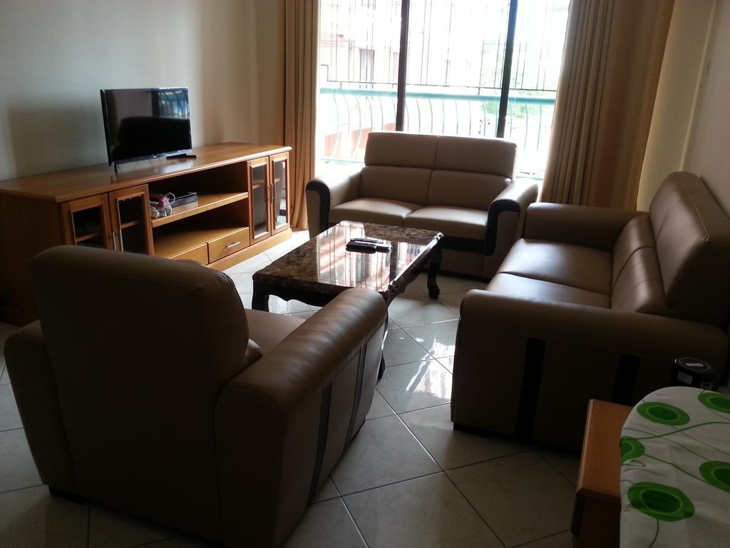 Homestay Marina Court Kota Kinabalu Exterior photo