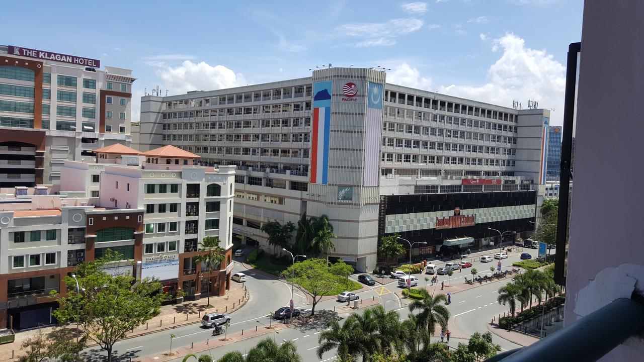 Homestay Marina Court Kota Kinabalu Exterior photo